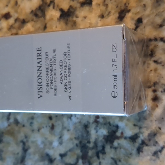 Skin Corrector For Wrinkles Pores And Texture - Picture 5 of 5